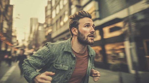 Men want action, not analysis. Learn why high performers are swapping therapy for coaching—and seeing faster, lasting results.